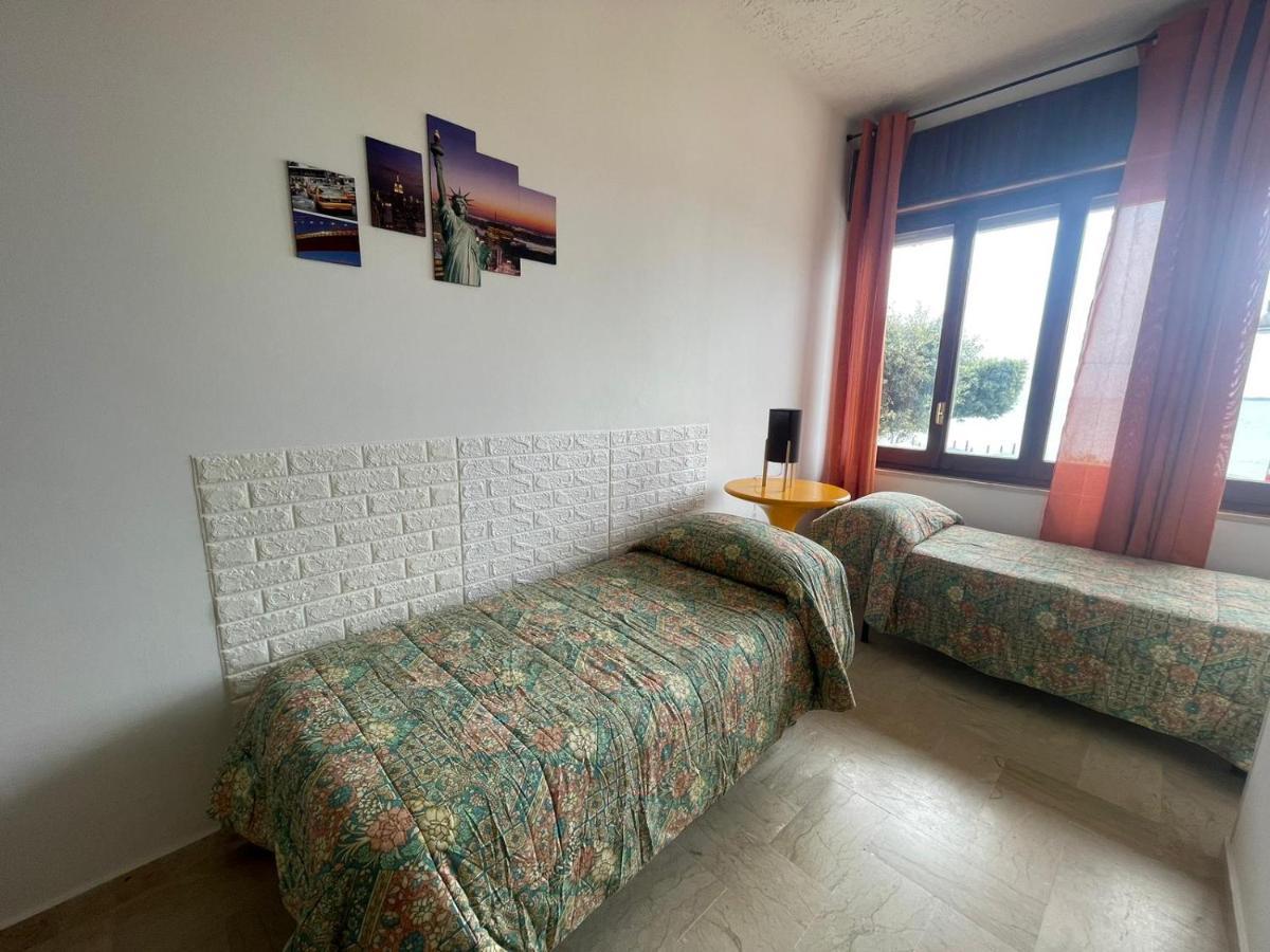 La Finestra Sul Mare B&B Crotone Exterior foto