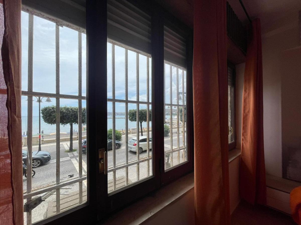 La Finestra Sul Mare B&B Crotone Exterior foto