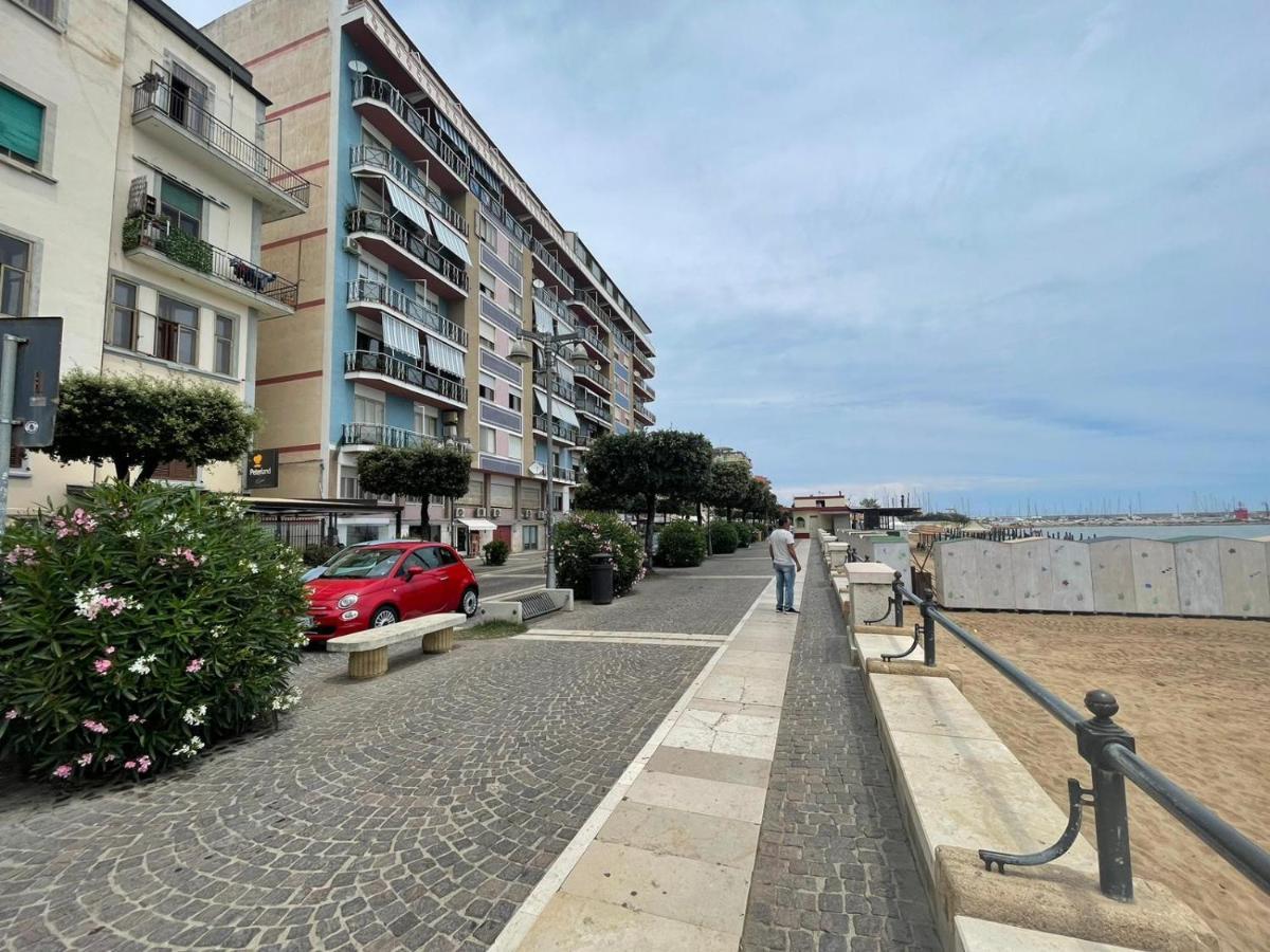 La Finestra Sul Mare B&B Crotone Exterior foto